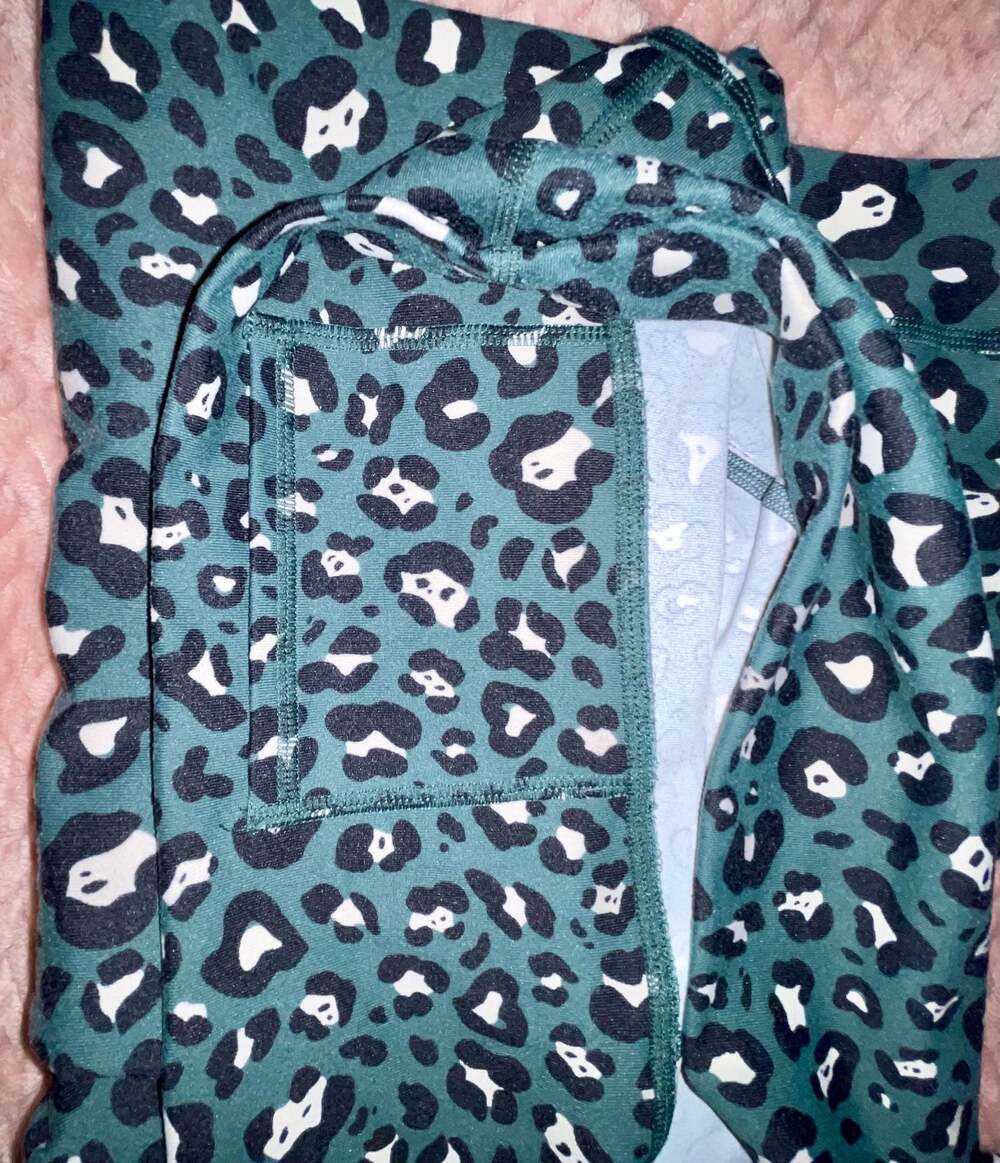Fabletics PowerHold Leopard Print Leggings - 3XL - Picture 7 of 7
